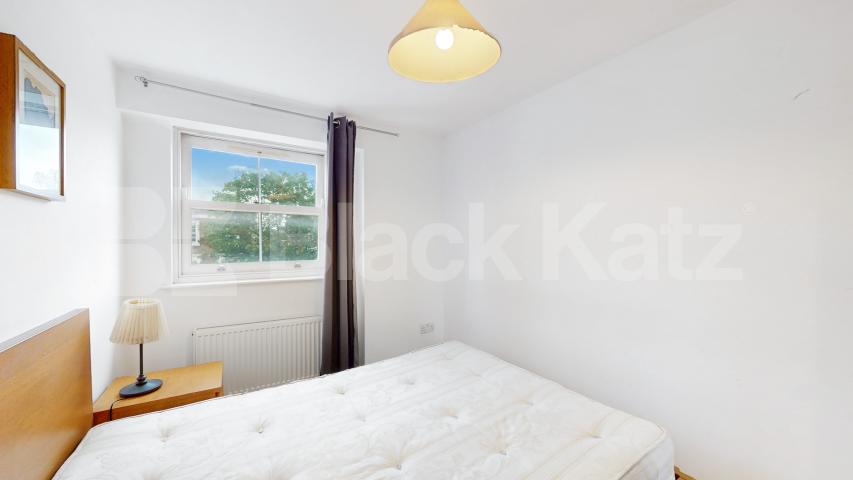 Refurbished Refurbished Two Bedroom Flat in Elegant Period Conversion Rochester Road, Camden